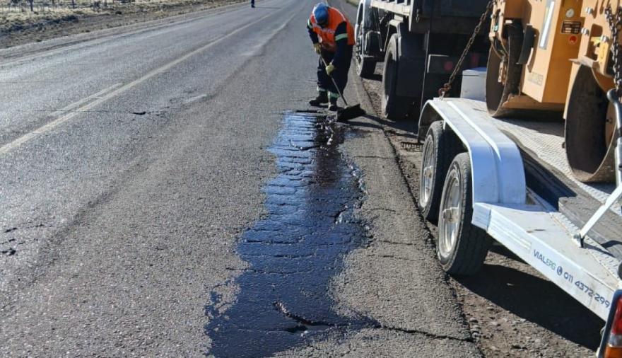 Comenzaron los trabajos de bacheo sobre las Rutas Provinciales 12 y 43