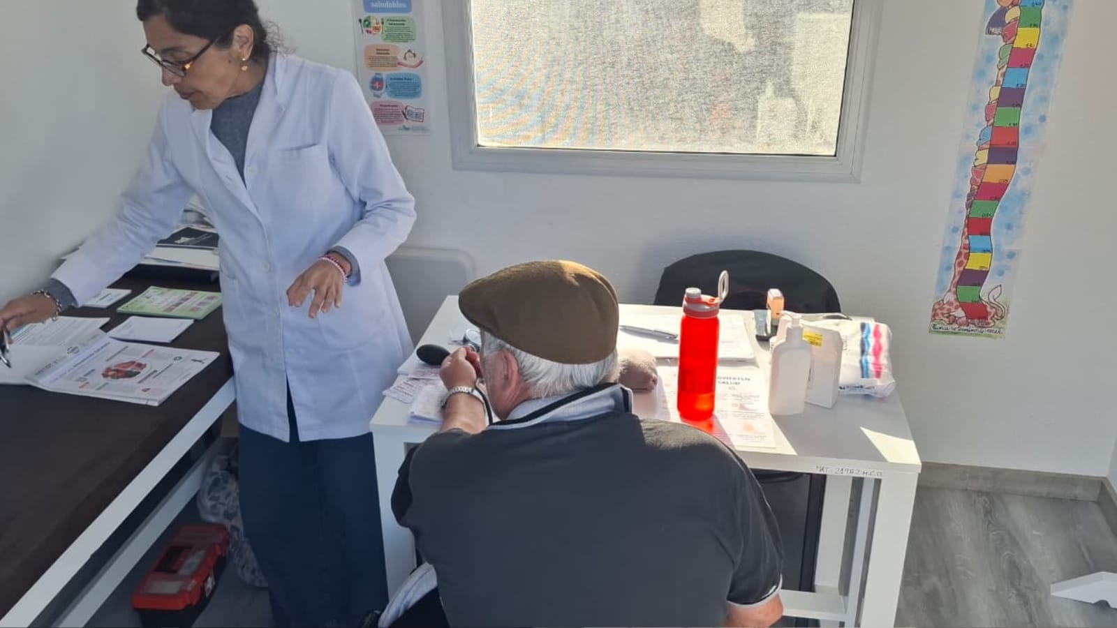 La Municipalidad de Caleta Olivia puso en marcha un consultorio móvil de salud integral en la Costanera caletense