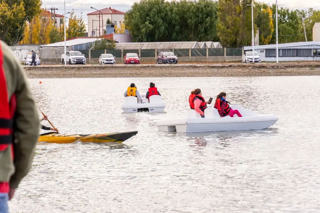 Laguna Ortiz se consolida como punto de encuentro con una nueva jornada recreativa en Río Gallegos