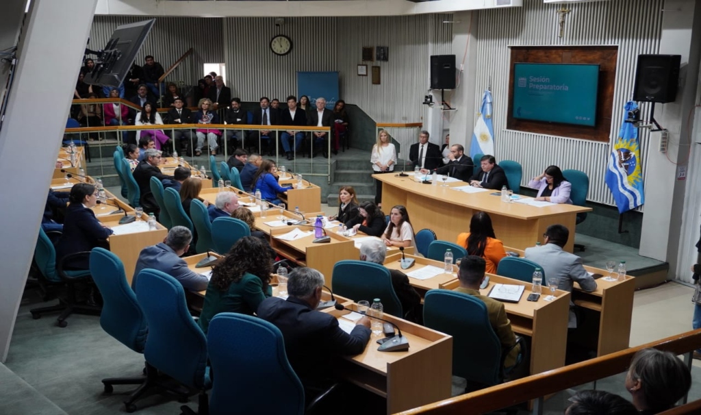 Diputados provinciales avanzan con proyectos vinculados a minería, hidrocarburos y control estatal