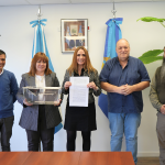 Producción entregó equipamiento científico para la Escuela de Biología Marina de Caleta Olivia