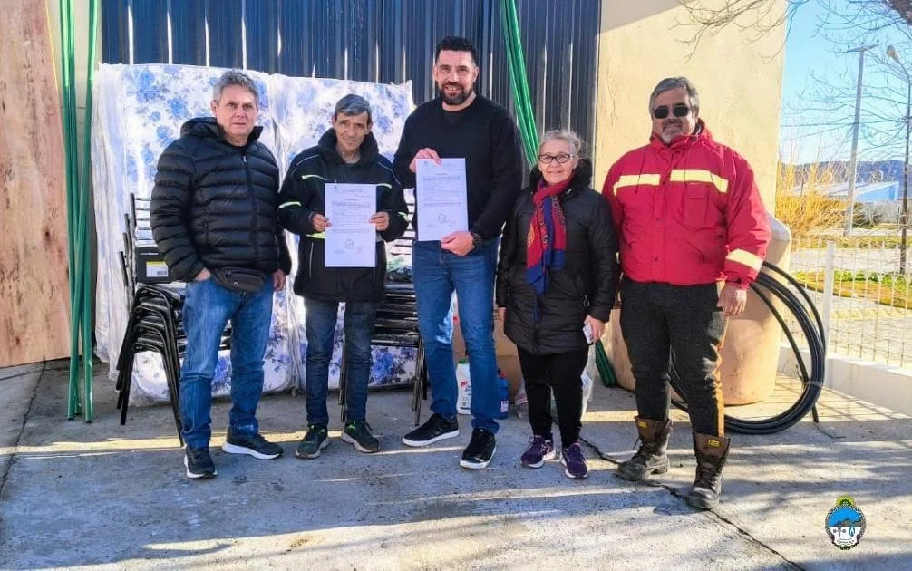 Comuna entregó materiales, herramientas y mobiliario a la delegación local de Vialidad Provincial