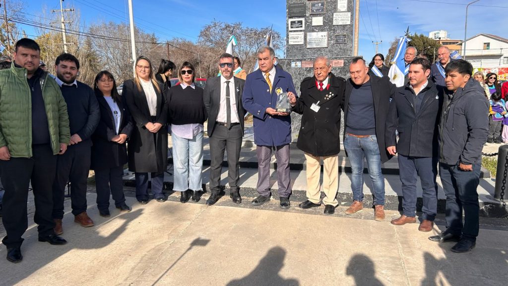 Caleta Olivia conmemoró el aniversario del Paso a la Inmortalidad del General José de San Martín