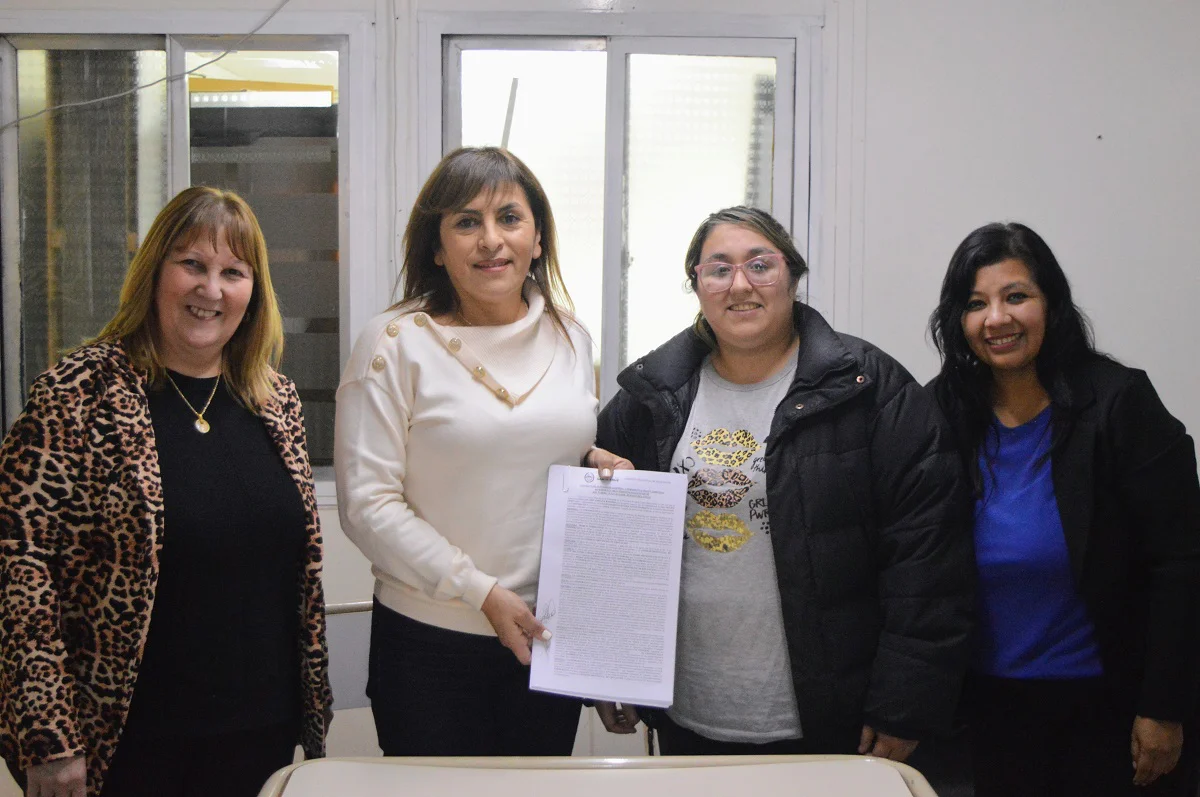 El Consejo Provincial de Educación renovó el convenio con la Cooperativa Ralún y garantizó la continuidad laboral hasta fin de año