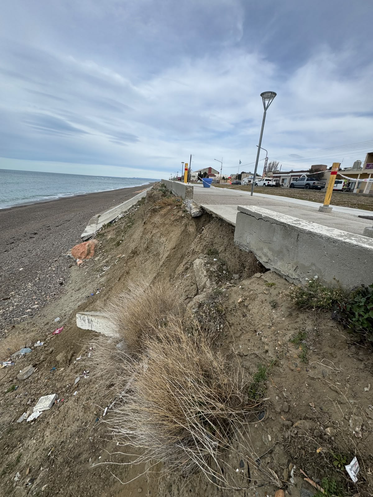 LA COSTANERA VUELVE A CEDER Y LA EMERGENCIA COSTERA YA ESTÁ EN LA LEGISLATURA