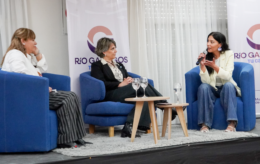 Laura Sánchez presentó en Río Gallegos la guía de la Ley Ema para prevenir la violencia digital